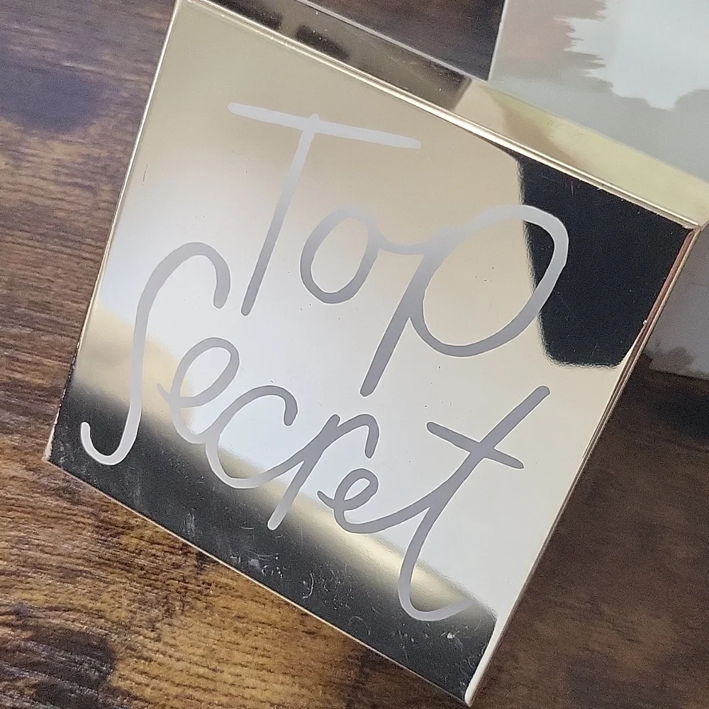 Kate Spade Top Secret Box - Picture 1 of 5